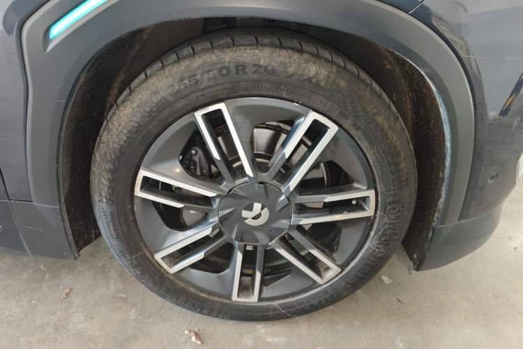 Used Nio EC6 2020 615 km Performance Edition Right Front Wheel Hub