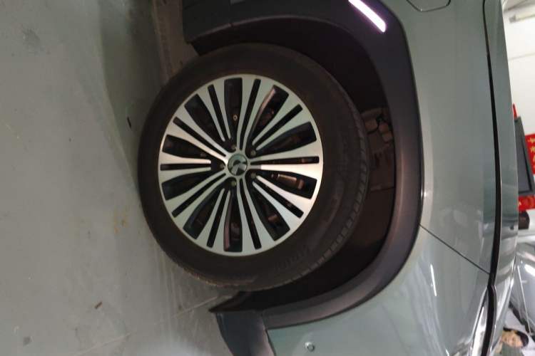 Used Nio EC6 2020 465 km Sport Edition Right Front Wheel Hub