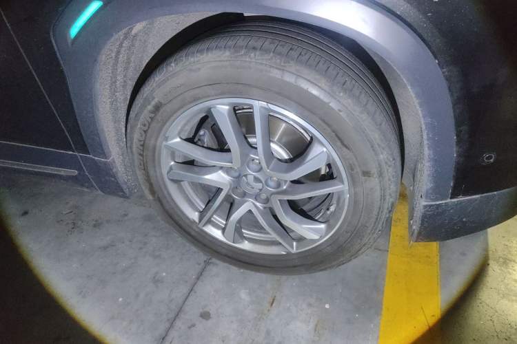Used Nio EC6 2020 615 km Performance Edition Right Front Wheel Hub