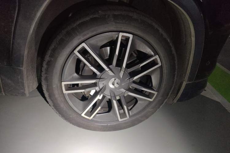 Used Nio EC6 2020 430 km Sport Version Right Front Wheel Hub