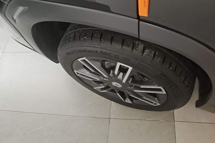 Used Nio EC6 2020 465 km Sport Edition Right Rear Wheel Hub