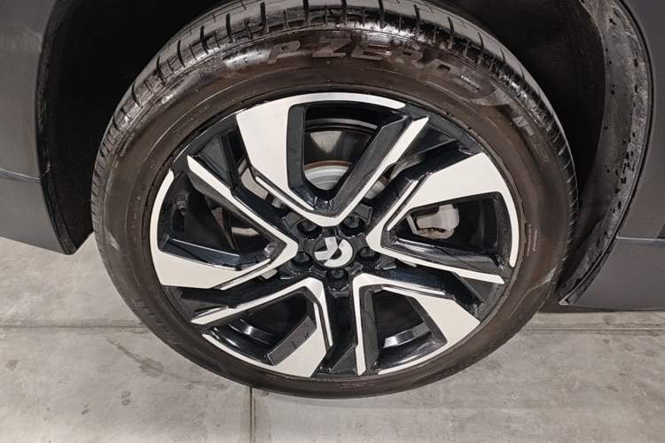 Used Nio EC6 2020 605 km Sport Edition Right Rear Wheel Hub