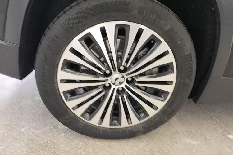 Used Nio EC6 2020 465 km Sport Edition Right Rear Wheel Hub