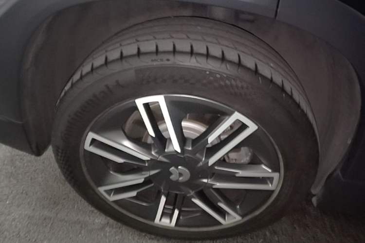 Used Nio EC6 2020 615 km Performance Edition Right Rear Wheel Hub