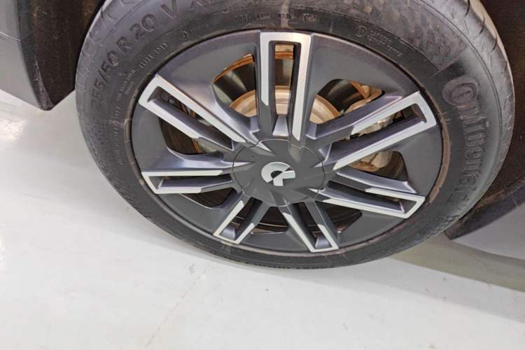 Used Nio EC6 2020 430 km Sport Version Right Rear Wheel Hub