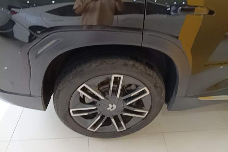 Used Nio EC6 2020 430 km Sport Version Right Rear Wheel Hub