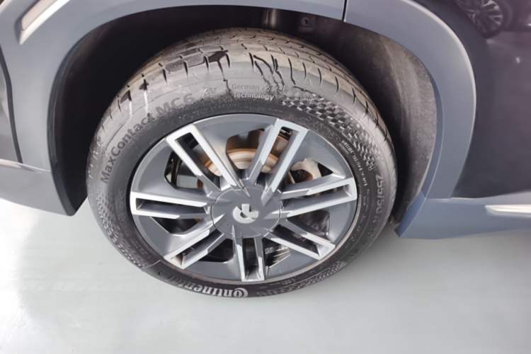 Used Nio EC6 2020 440 km Performance Version Right Rear Wheel Hub