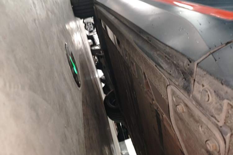 Used Nio EC6 2020 605 km Sport Edition Right Side Sill