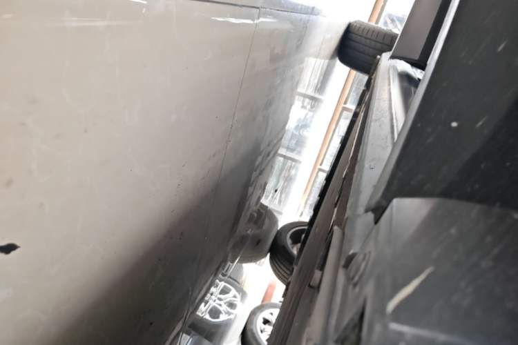Used Nio EC6 2020 465 km Sport Edition Right Side Sill