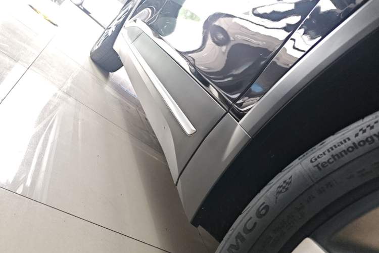 Used Nio EC6 2020 430 km Sport Version Right Side Sill