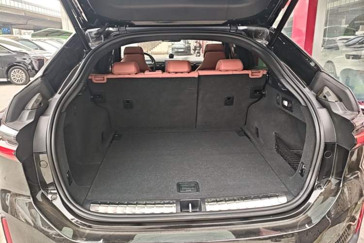 Used Nio EC6 2020 440 km Performance Version Trunk