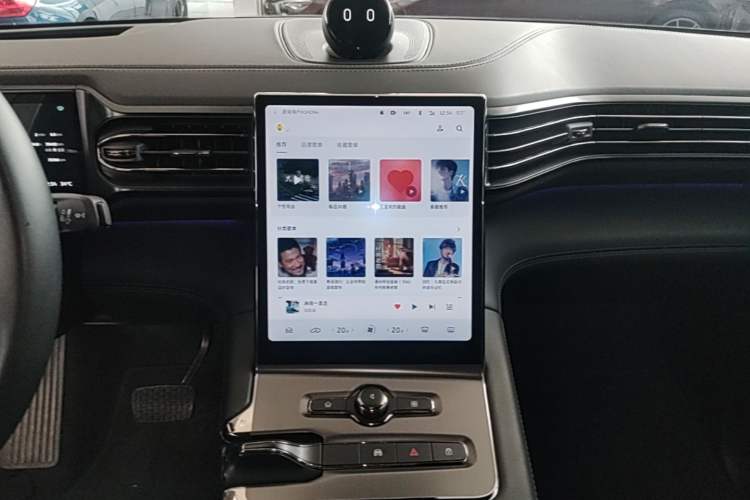 Used Nio EC6 2020 605 km Sport Edition Audio And AC Panel