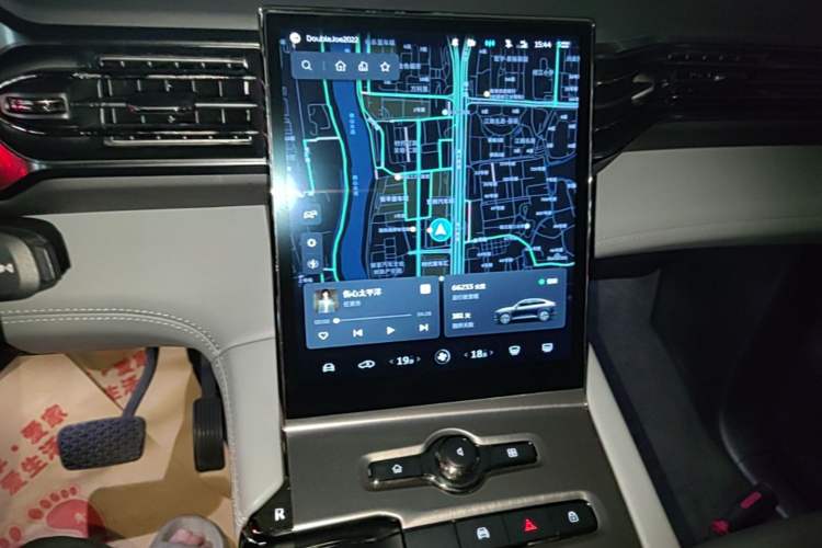 Used Nio EC6 2020 605 km Sport Edition Audio And AC Panel