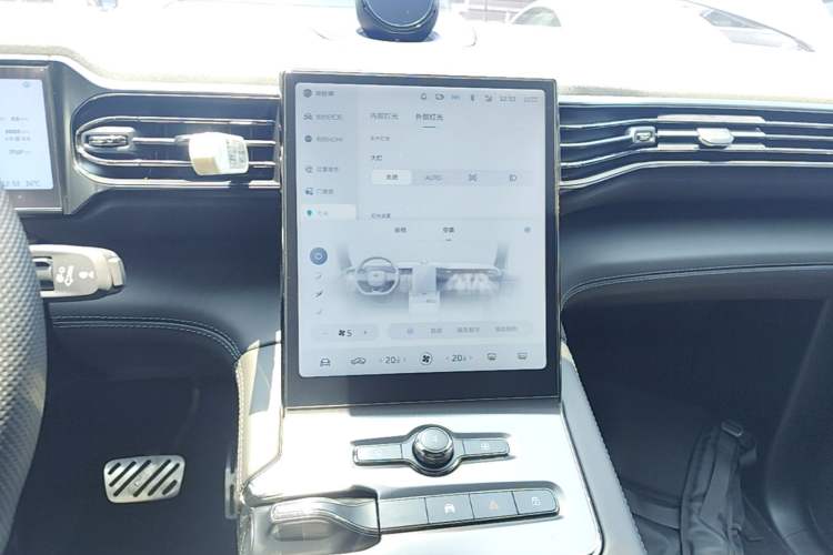 Used Nio EC6 2020 440KM Signature Edition Audio And AC Panel