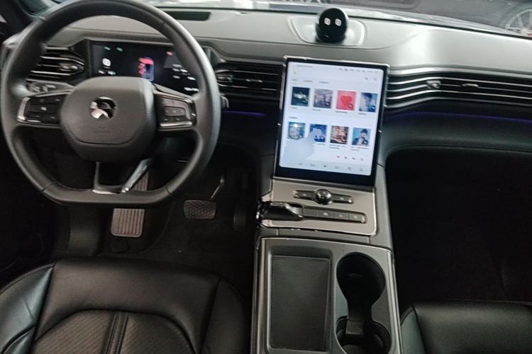 Used Nio EC6 2020 605 km Sport Edition Center Console