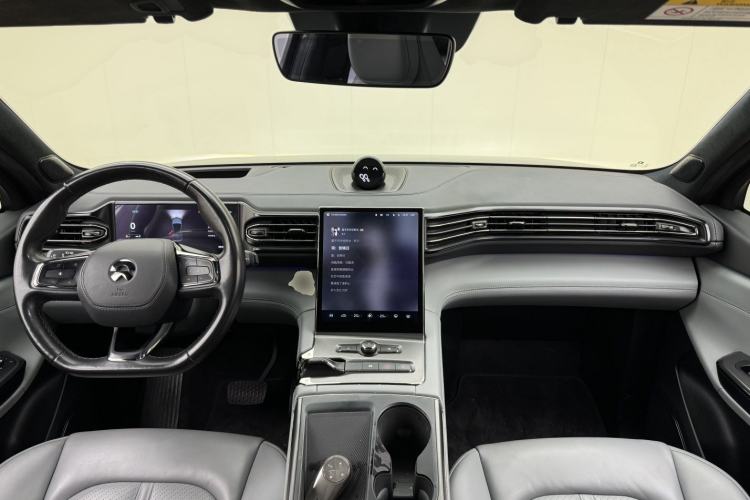 Used Nio EC6 2020 605 km Sport Edition Center Console