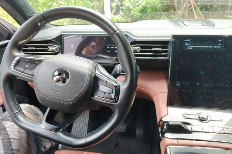 Used Nio EC6 2020 605 km Sport Edition Center Console