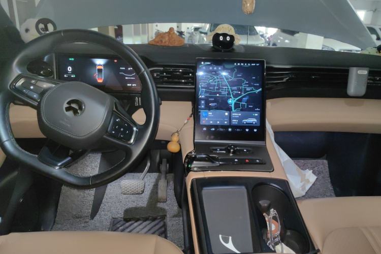 Used Nio EC6 2020 615 km Signature Edition Center Console