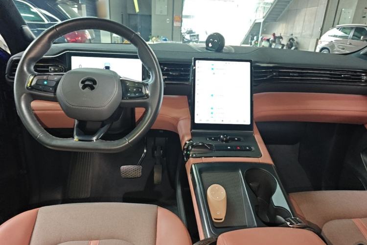 Used Nio EC6 2020 605 km Sport Edition Center Console