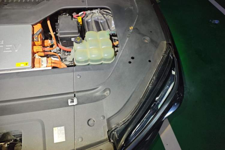 Used Nio EC6 2020 430 km Sport Version Engine Bay Left