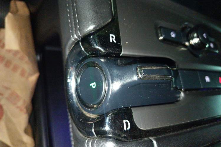 Used Nio EC6 2020 605 km Sport Edition Gear Lever