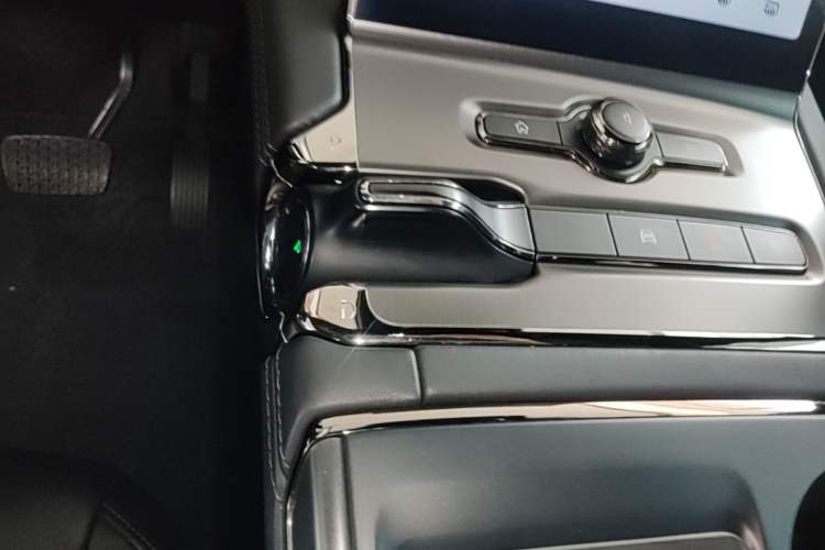 Used Nio EC6 2020 605 km Sport Edition Gear Lever