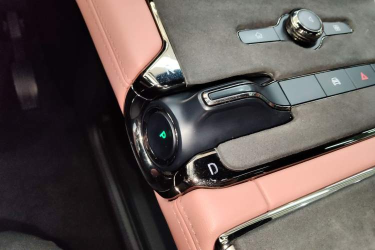 Used Nio EC6 2020 605 km Sport Edition Gear Lever