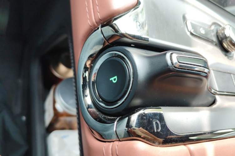 Used Nio EC6 2020 605 km Sport Edition Gear Lever