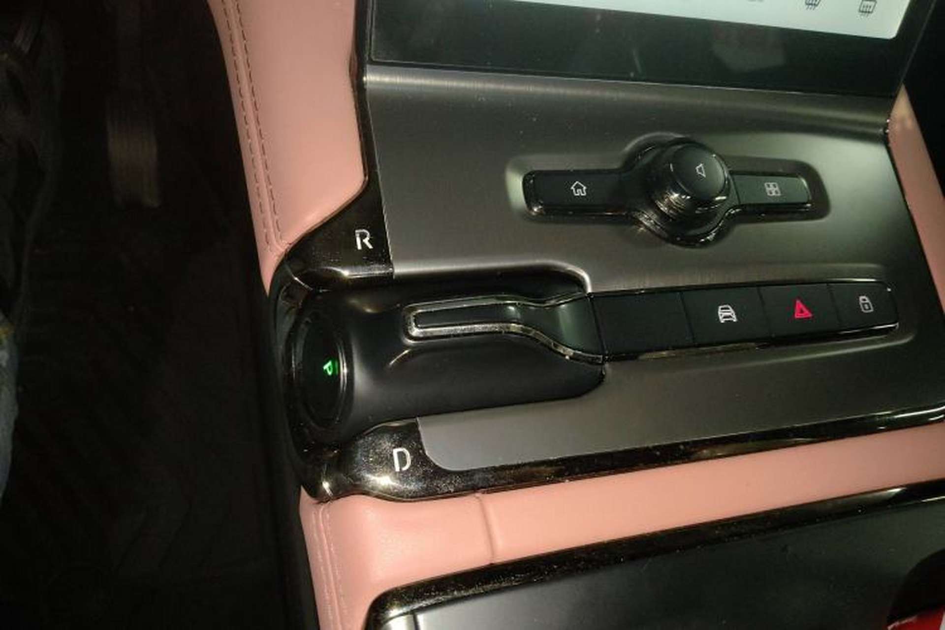 Used Nio EC6 2020 605 km Sport Edition Gear Lever