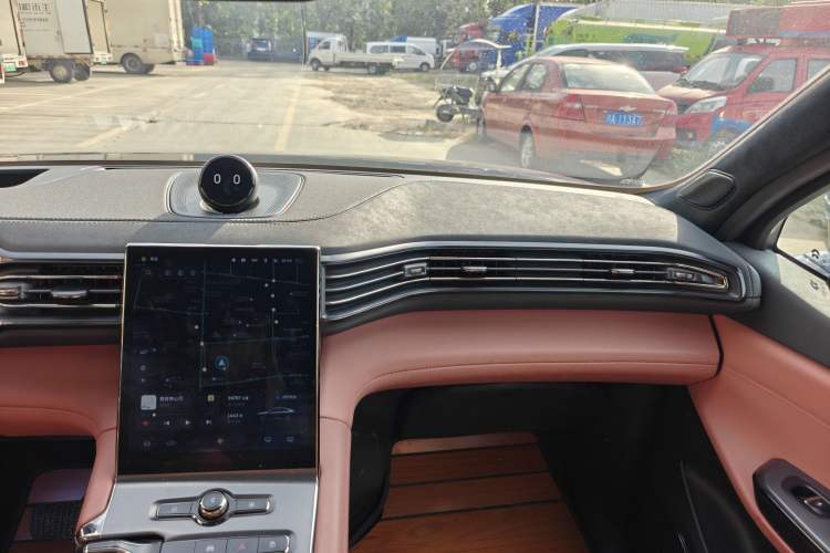 Used Nio EC6 2020 615 km Performance Edition Interior 7