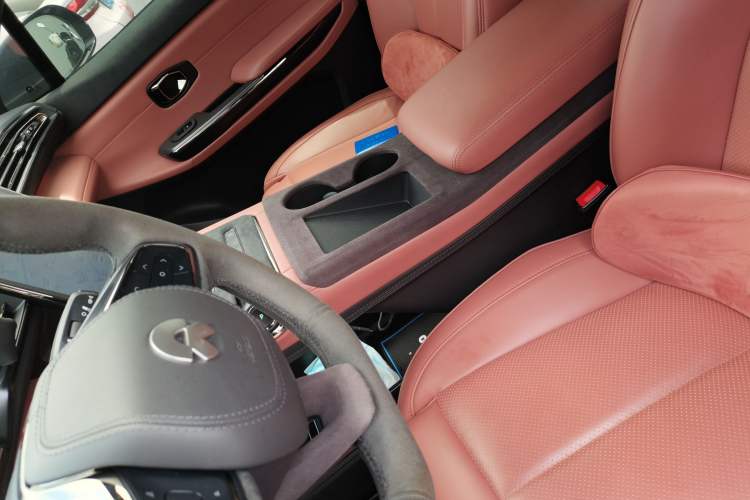 Used Nio EC6 2020 615 km Performance Edition Left Front Seat