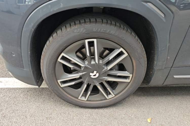 Used Nio EC6 2020 430 km Sport Version Left Front Wheel Hub