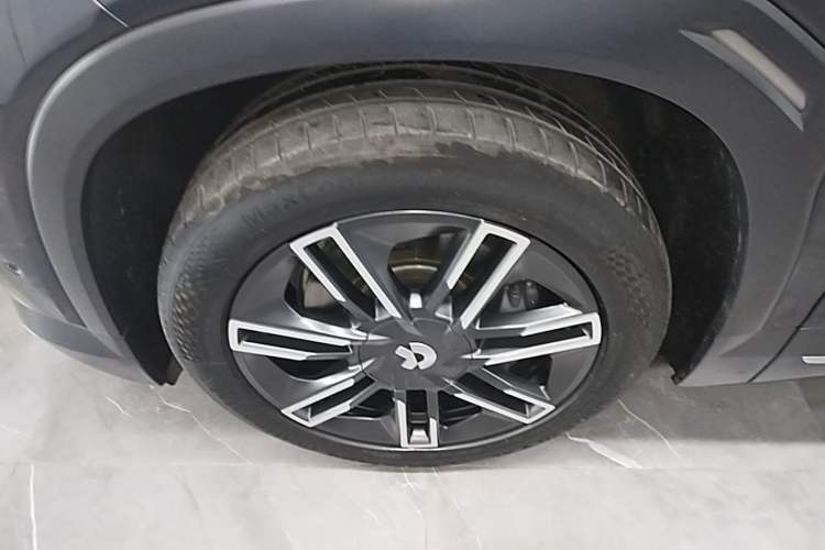 Used Nio EC6 2020 430 km Sport Version Left Front Wheel Hub