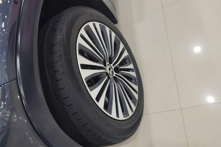 Used Nio EC6 2020 440 km Performance Version Left Front Wheel Hub