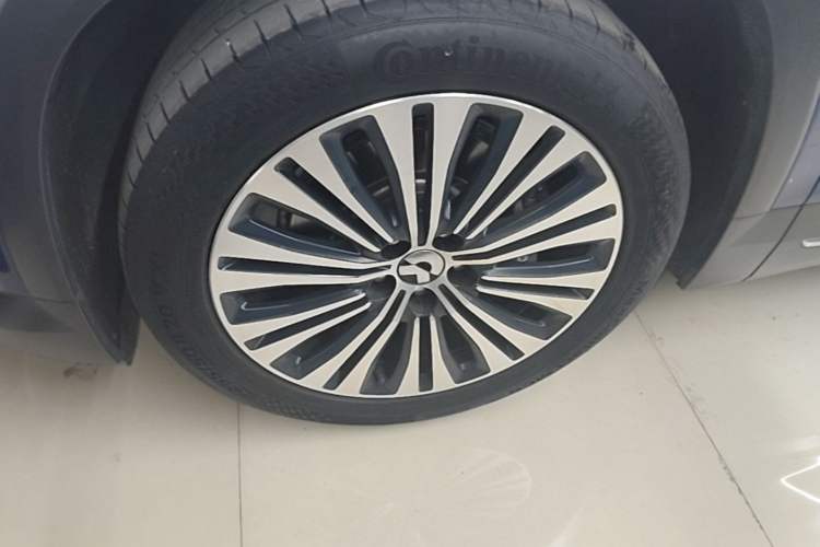 Used Nio EC6 2020 430 km Sport Version Left Front Wheel Hub