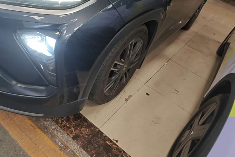Used Nio EC6 2020 615 km Performance Edition Left Front Wheel Hub