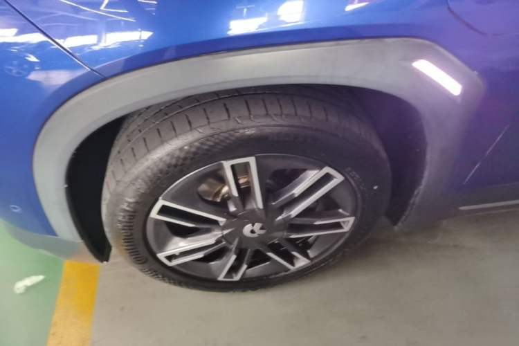 Used Nio EC6 2020 605 km Sport Edition Left Front Wheel Hub