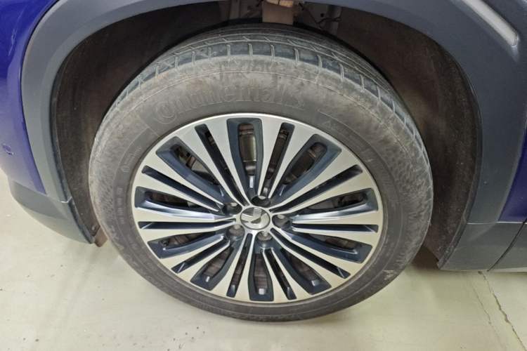 Used Nio EC6 2020 605 km Sport Edition Left Front Wheel Hub
