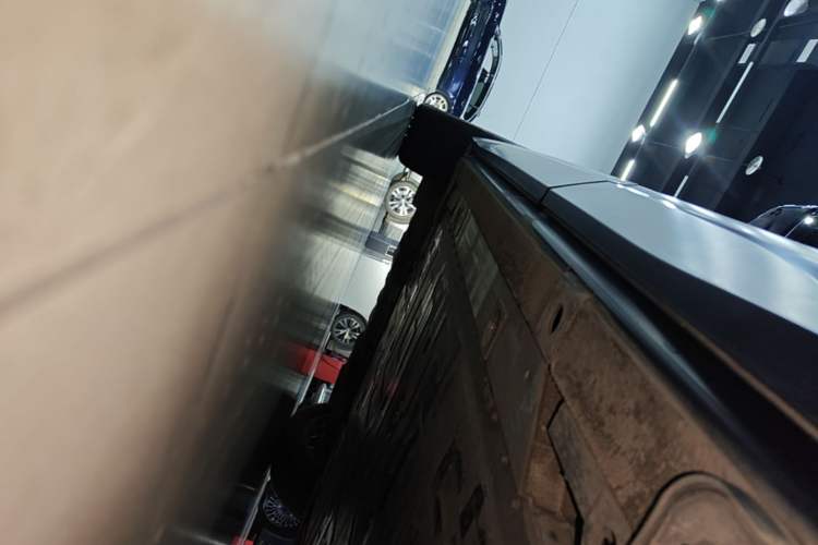 Used Nio EC6 2020 440 km Performance Version Left Side Sill