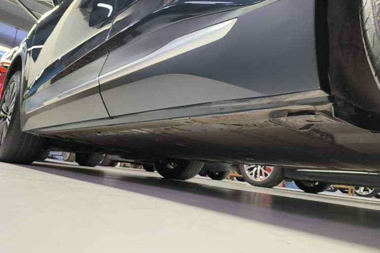 Used Nio EC6 2020 440 km Performance Version Left Side Sill
