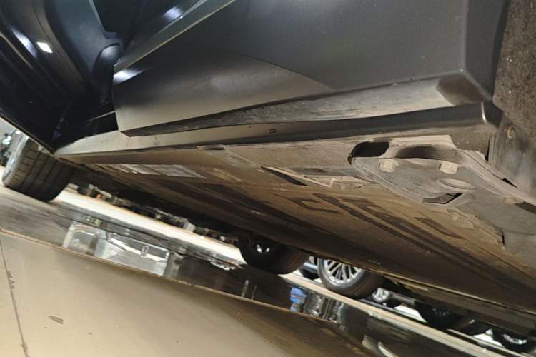 Used Nio EC6 2020 465 km Sport Edition Left Side Sill