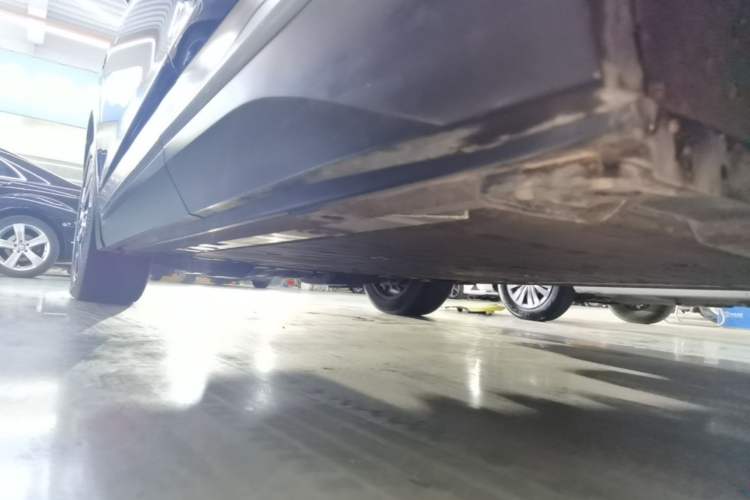 Used Nio EC6 2020 605 km Sport Edition Left Side Sill
