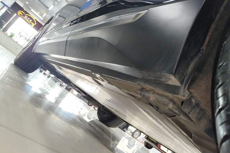 Used Nio EC6 2020 440 km Performance Version Left Side Sill
