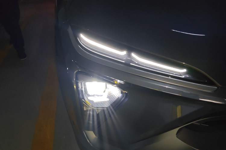 Used Nio EC6 2020 615 km Signature Edition Right Front Headlight