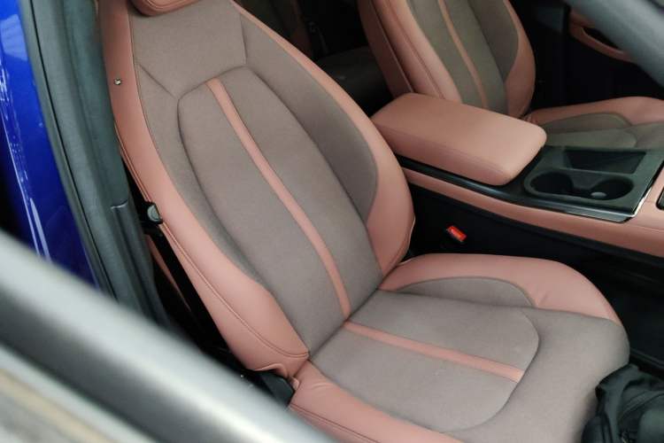 Used Nio EC6 2020 605 km Sport Edition Right Front Seat