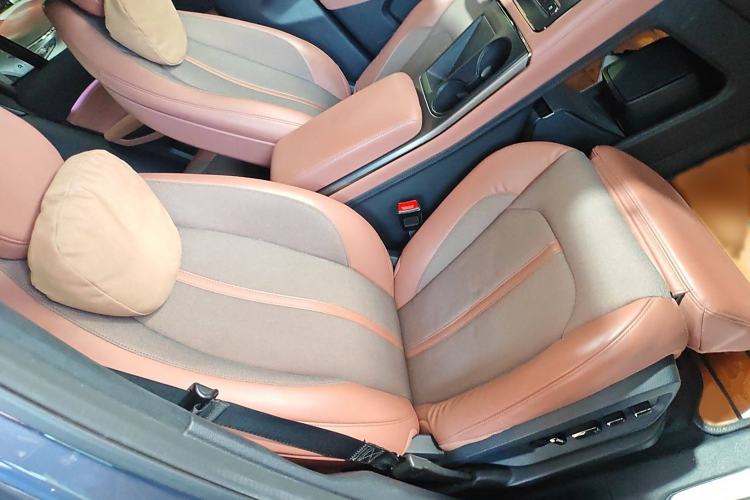 Used Nio EC6 2020 615 km Performance Edition Right Front Seat