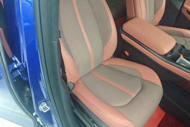Used Nio EC6 2020 615 km Performance Edition Right Front Seat