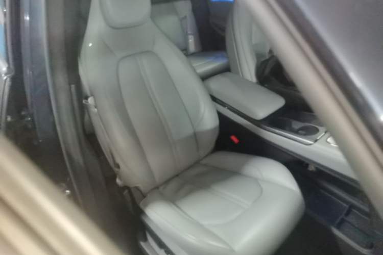 Used Nio EC6 2020 605 km Sport Edition Right Front Seat