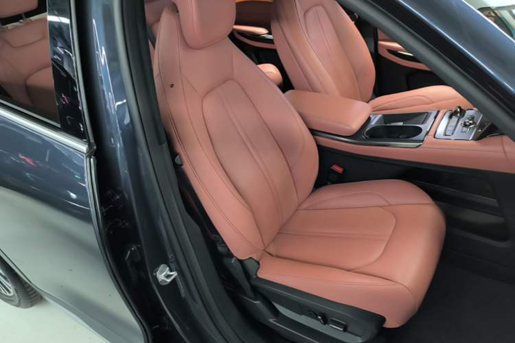 Used Nio EC6 2020 440 km Performance Version Right Front Seat