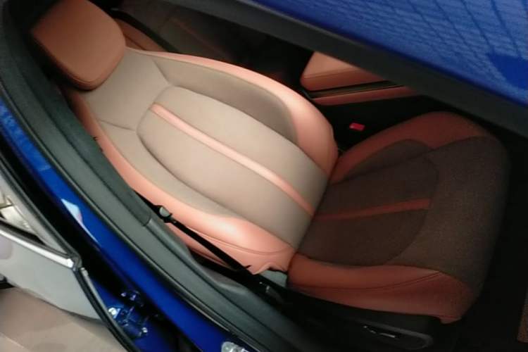 Used Nio EC6 2020 605 km Sport Edition Right Front Seat